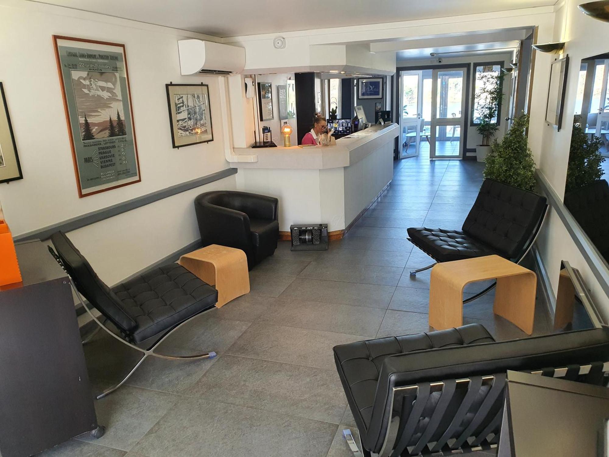 Logis - Hotel & Restaurant Des Lacs Paris Sud Вірі-Шатійон Екстер'єр фото