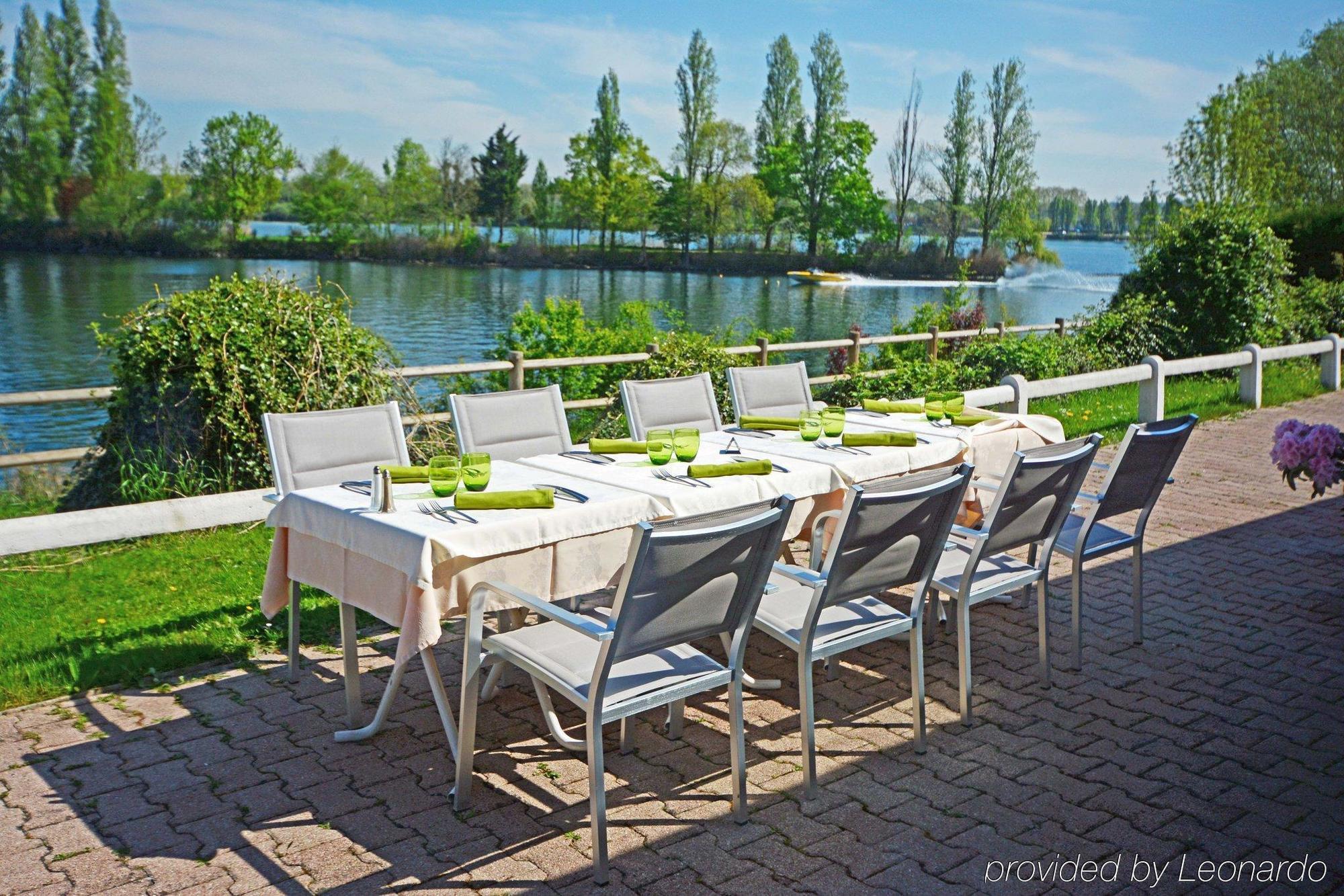 Logis - Hotel & Restaurant Des Lacs Paris Sud Вірі-Шатійон Екстер'єр фото