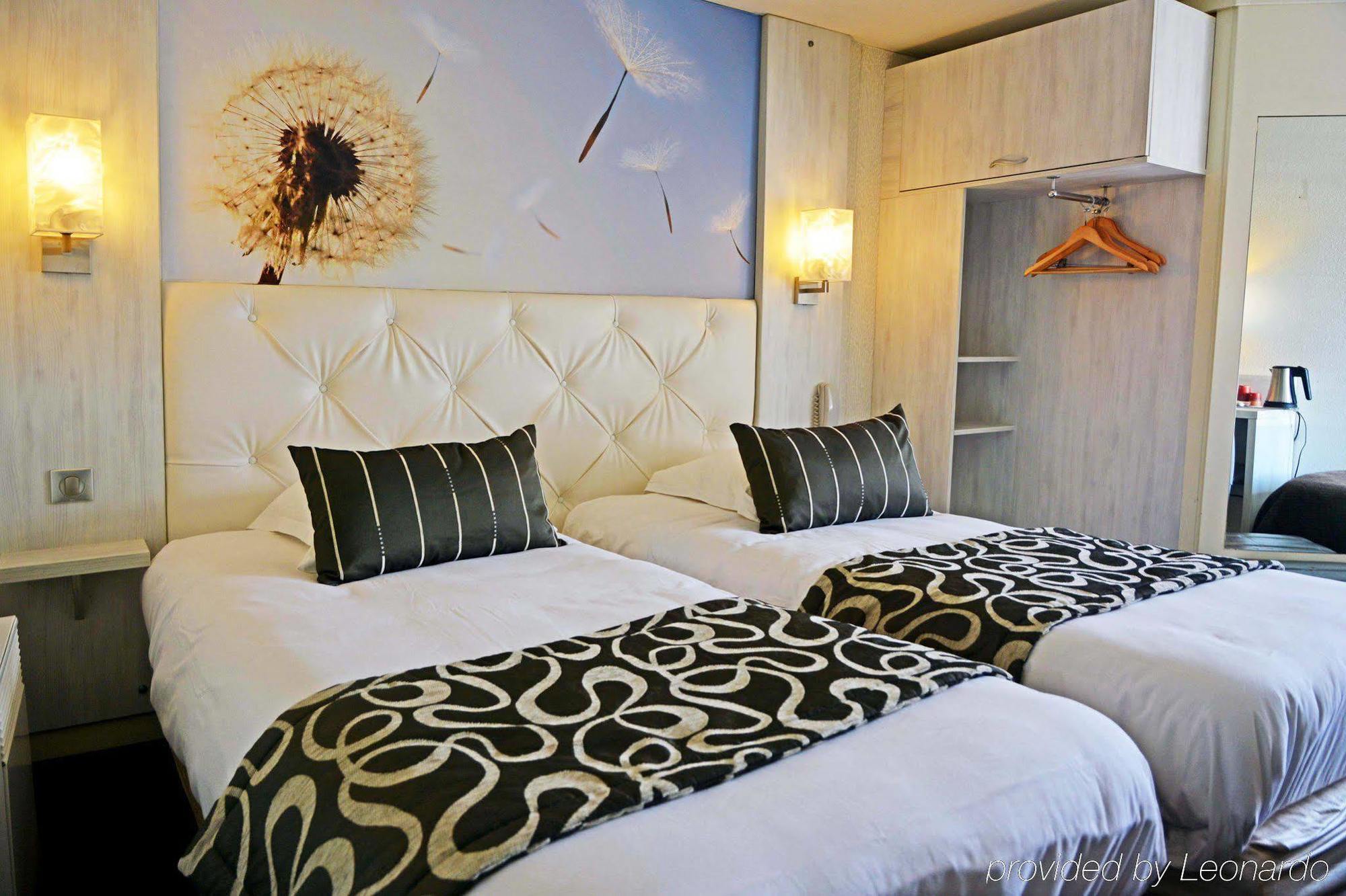 Logis - Hotel & Restaurant Des Lacs Paris Sud Вірі-Шатійон Екстер'єр фото