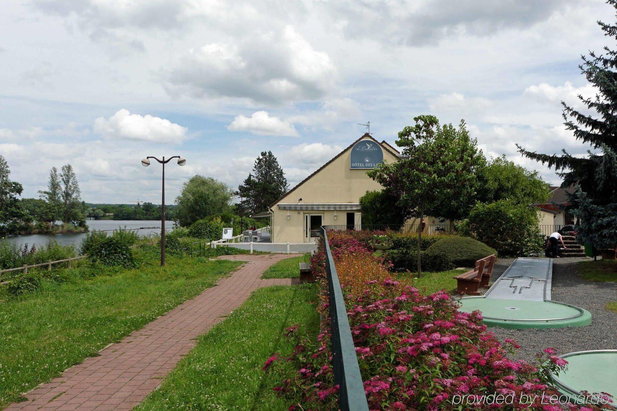 Logis - Hotel & Restaurant Des Lacs Paris Sud Вірі-Шатійон Екстер'єр фото