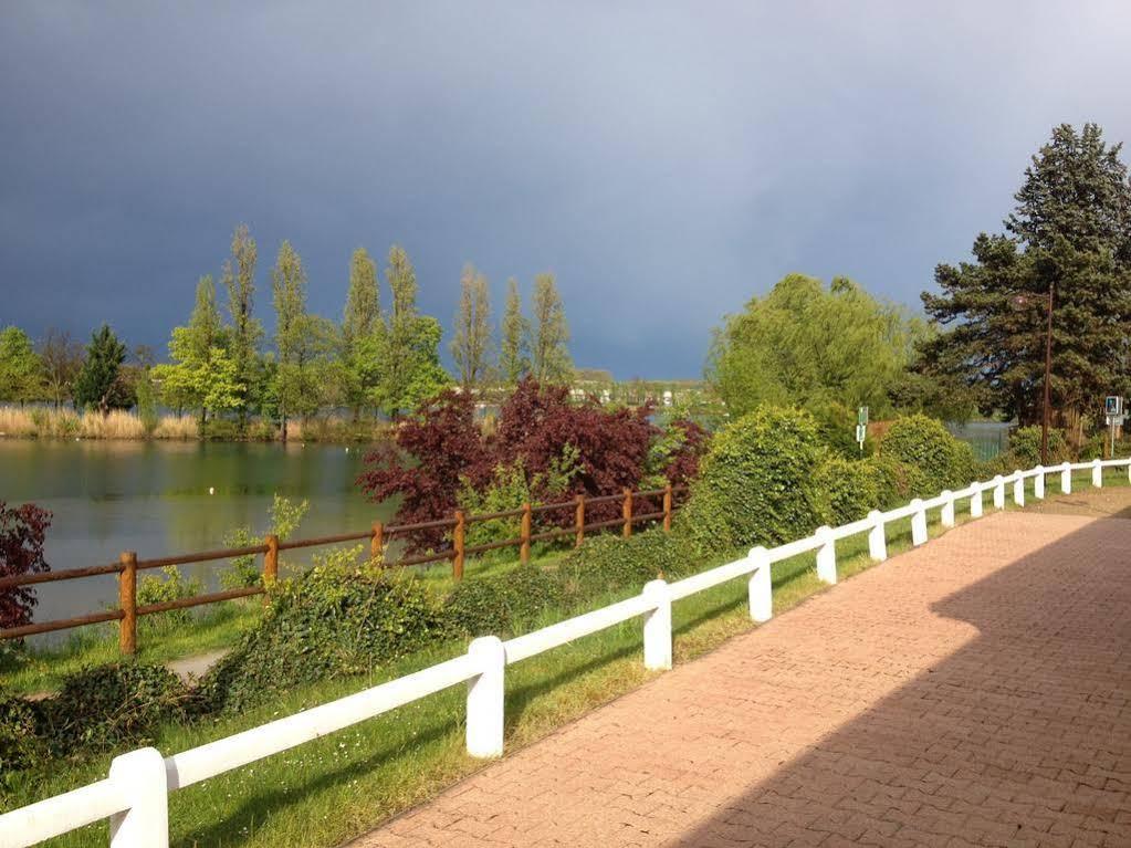 Logis - Hotel & Restaurant Des Lacs Paris Sud Вірі-Шатійон Екстер'єр фото